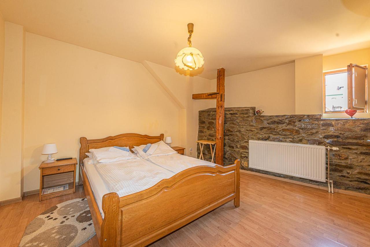Pensiunea Zidul Cetatii Sighisoara Ngoại thất bức ảnh