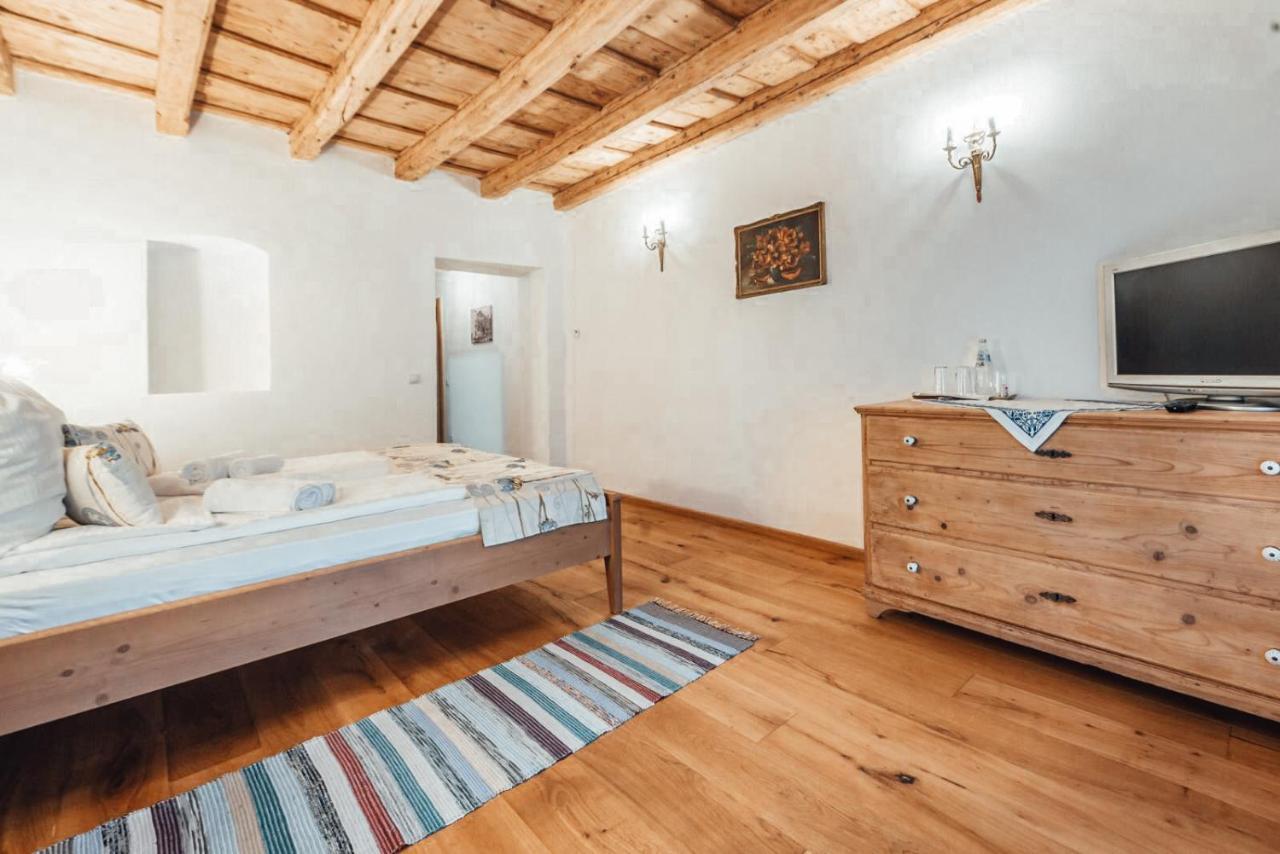 Pensiunea Zidul Cetatii Sighisoara Ngoại thất bức ảnh